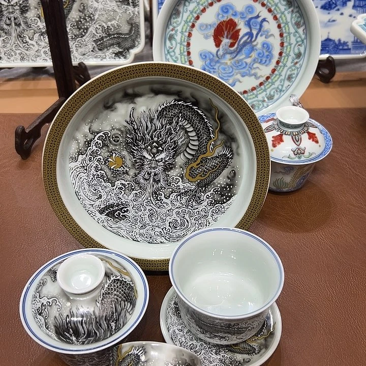 摆件景德镇陶瓷学院副院长等职务工作