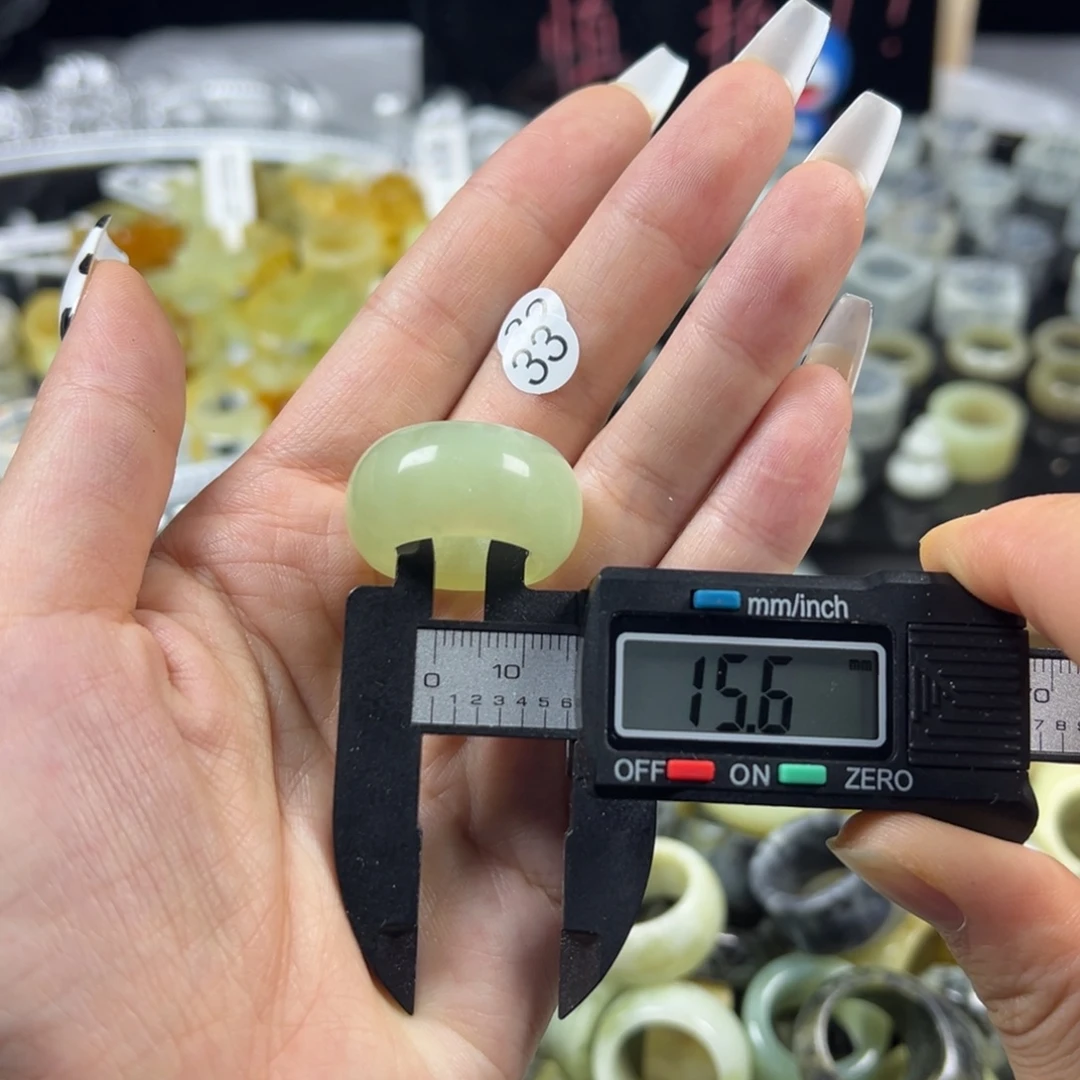 蛇纹石玉未镶嵌戒指