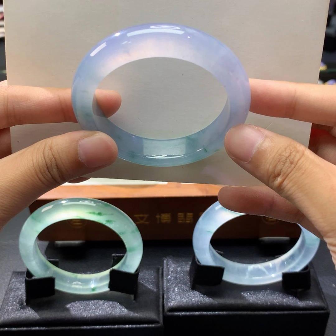 翡翠未镶嵌手镯正圈