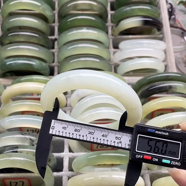 未镶嵌蛇纹石玉手镯189