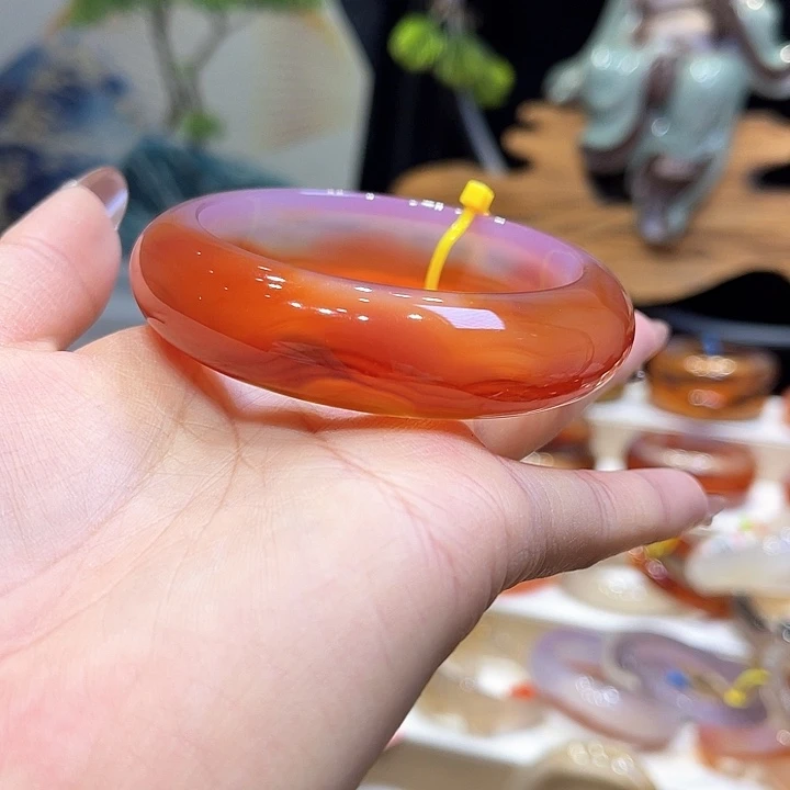 玛瑙/玉髓手镯未镶嵌玩****跳