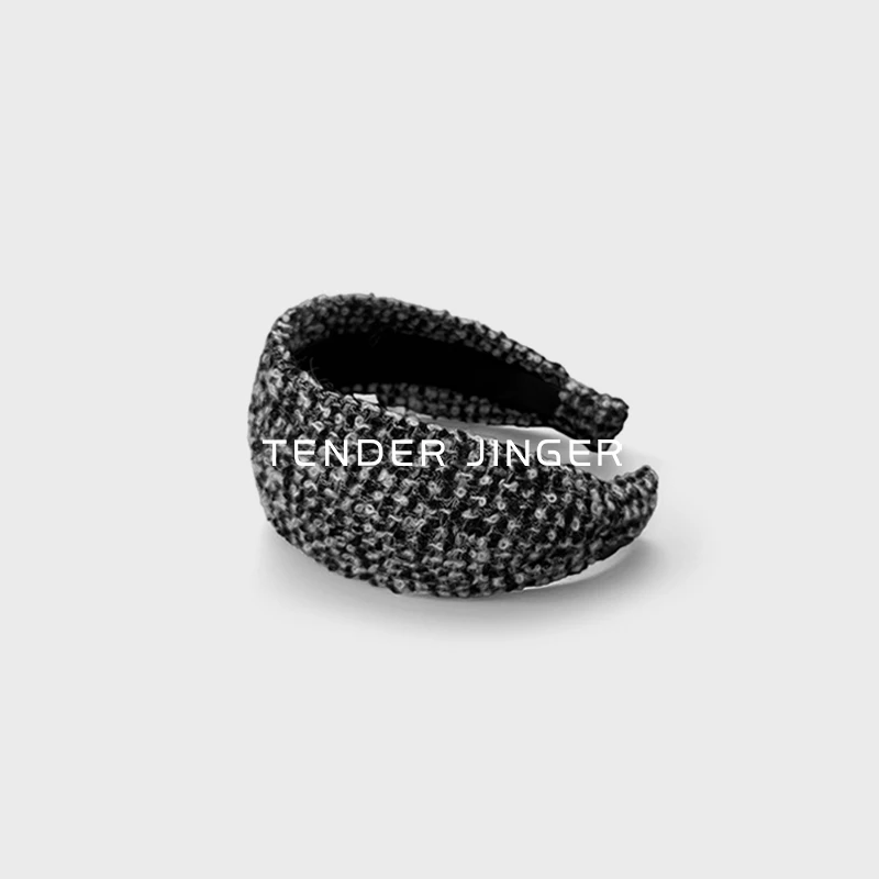 Tender Jinger | 小香风黑白配色羊毛材质发箍FS52277