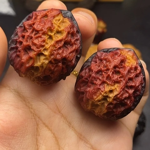 文玩核桃把件40尺珊瑚绣球