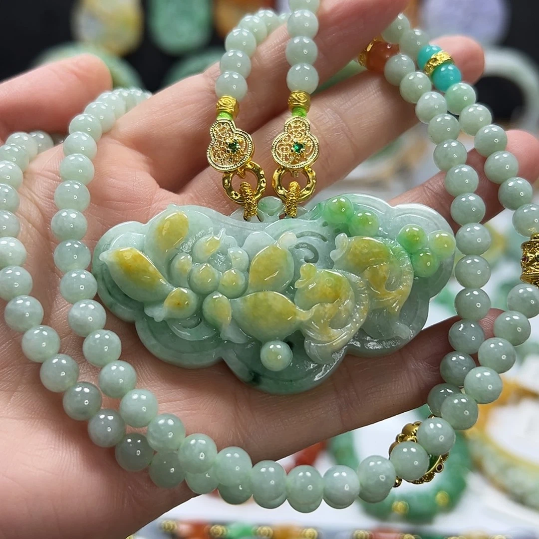 翡翠未镶嵌颈饰吊坠