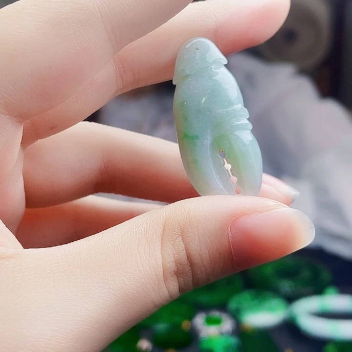 颈饰未镶嵌翡翠多样性