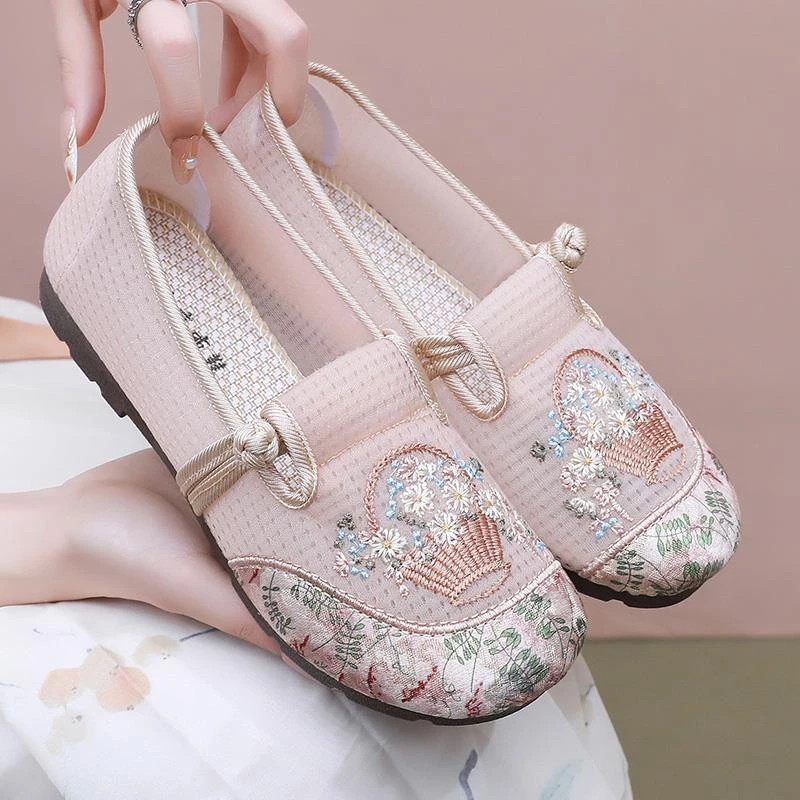 夏季新款老北京布鞋女网纱软底舒适绣花民族风防滑耐磨透气妈妈鞋