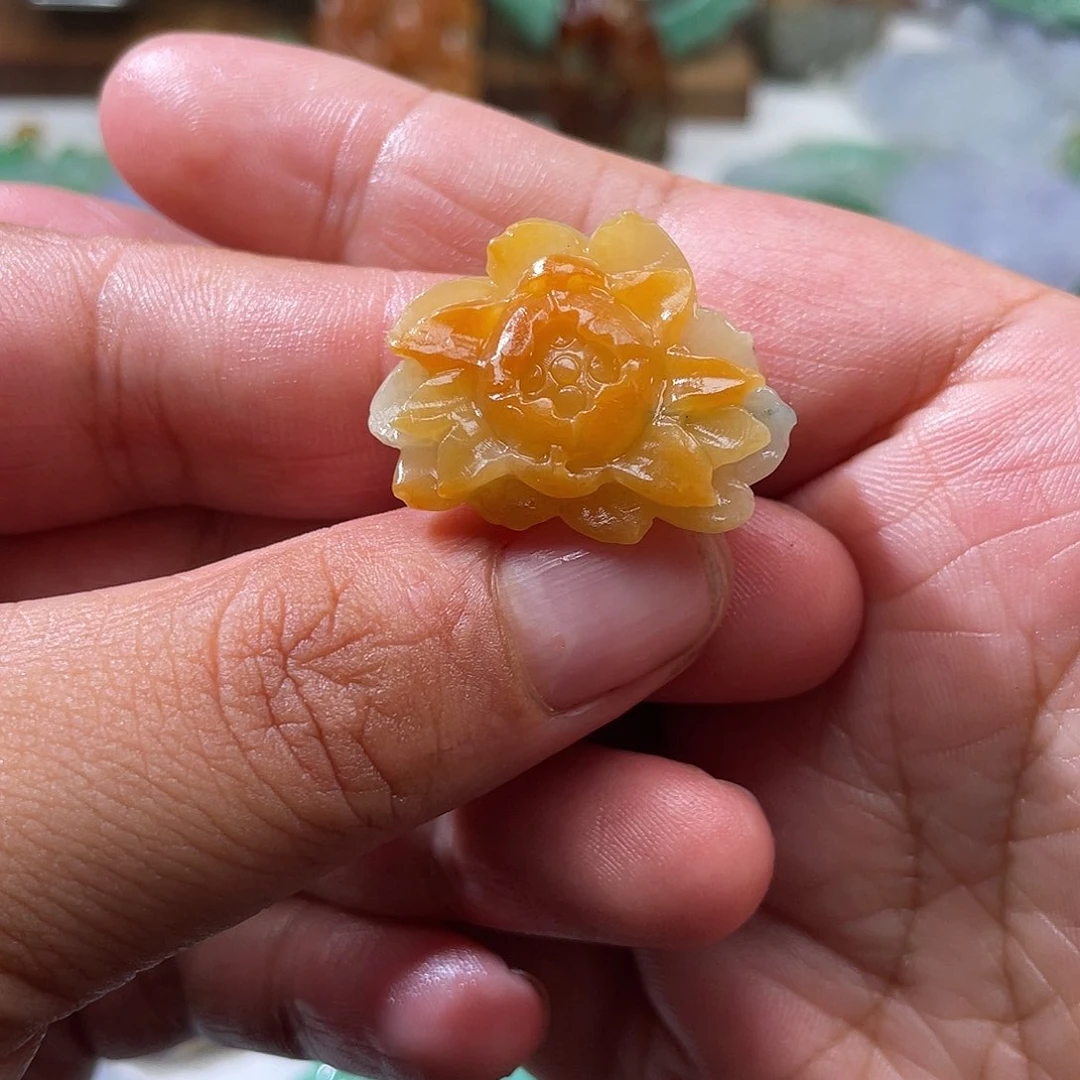 未镶嵌定制翡翠大*吹翡玉缘翡翠