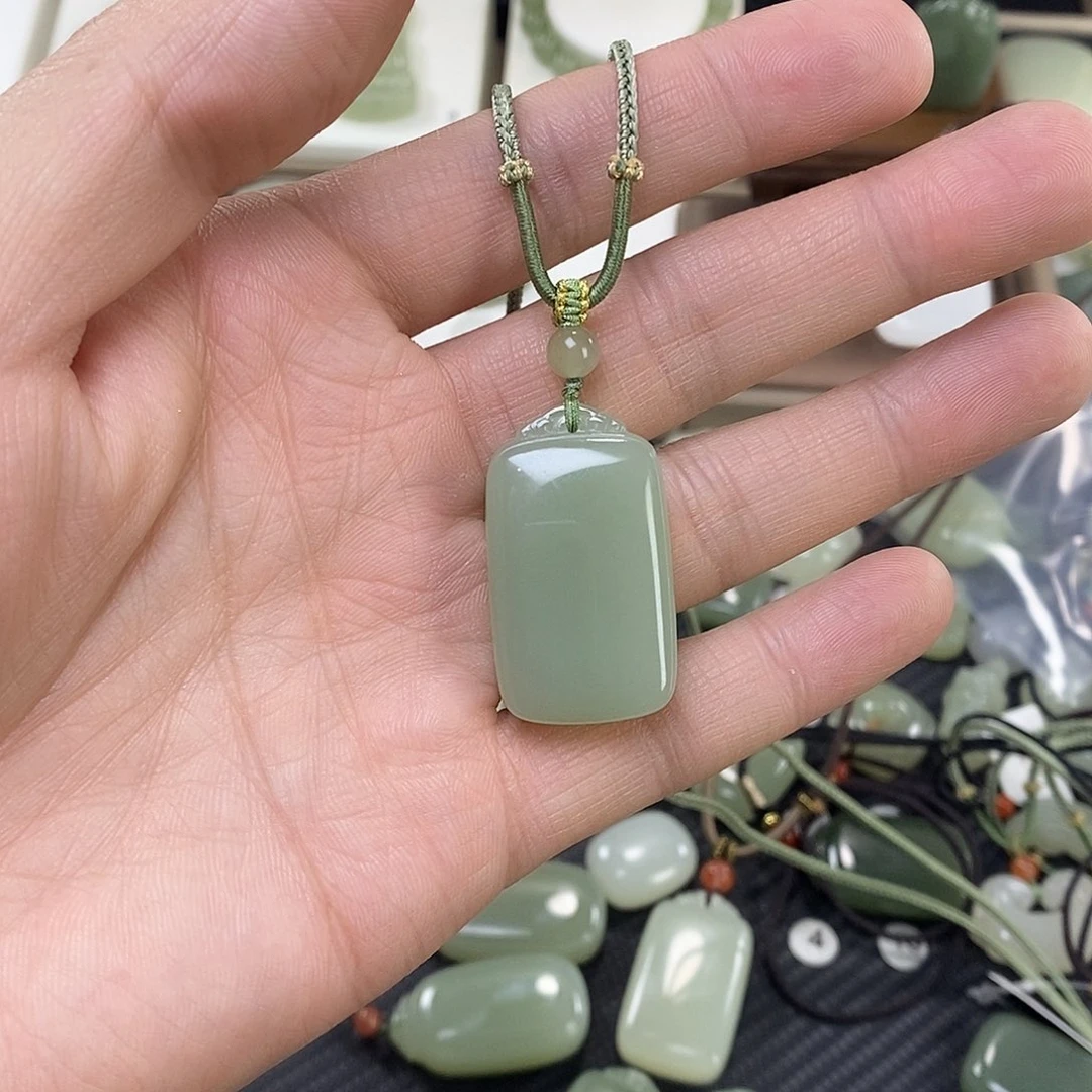 淡***雅和田玉未镶嵌颈饰