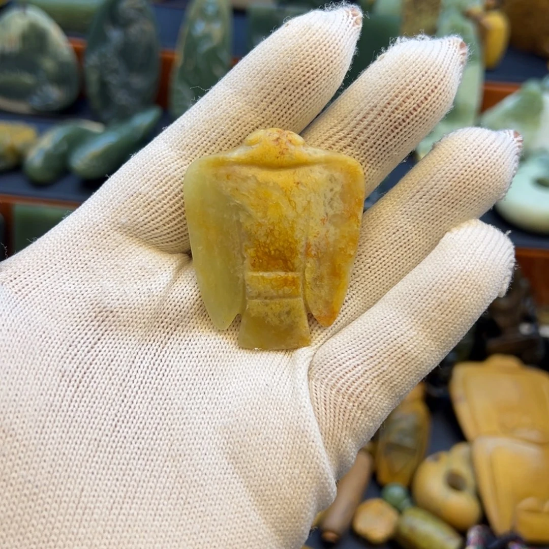 麒***岫岩河磨玉（透闪石质玉）未镶嵌挂件