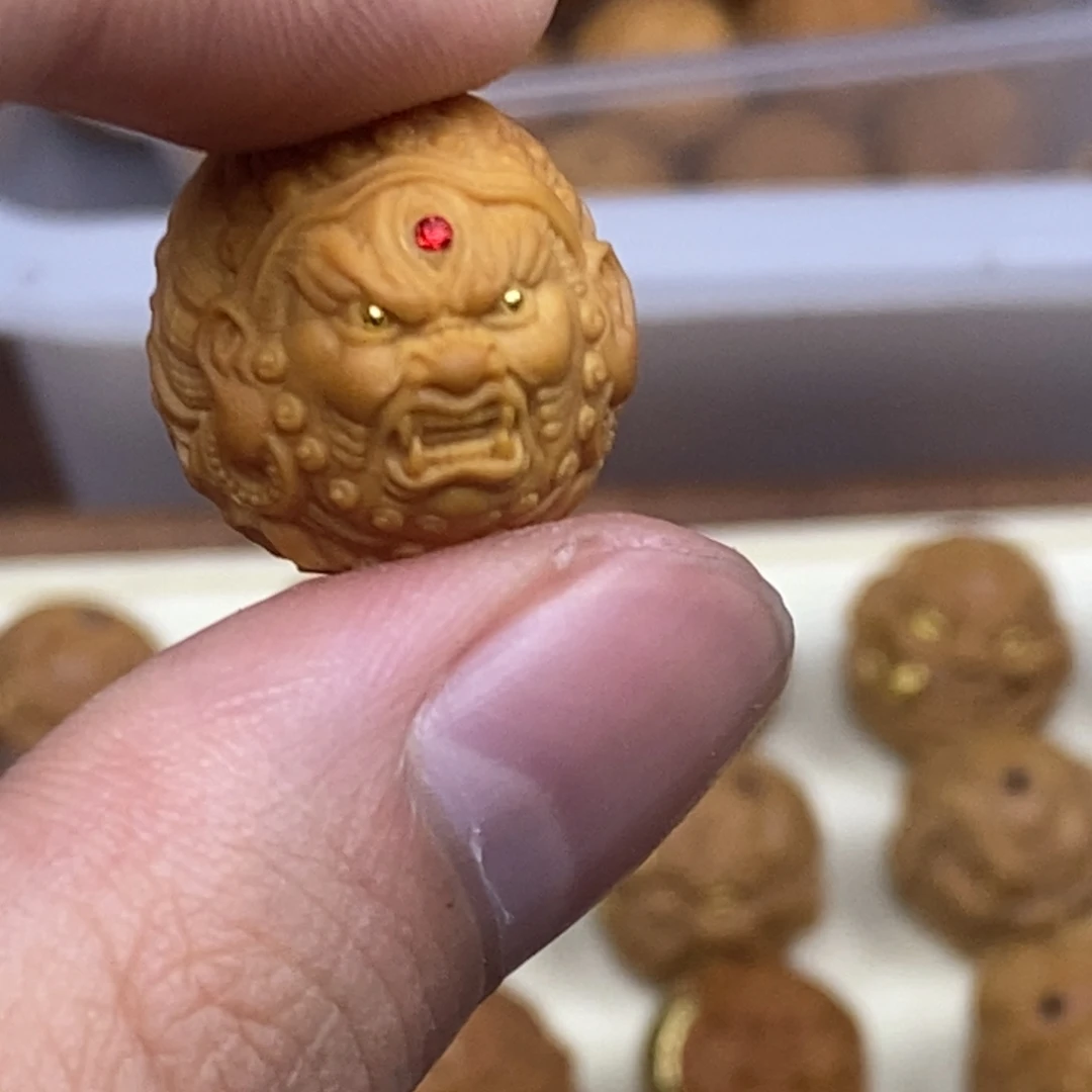 吊坠猴头核桃镶嵌大黑天