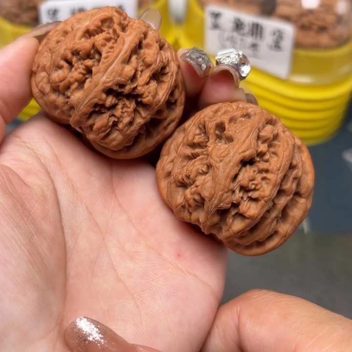 文玩核桃吊坠48-32961-02