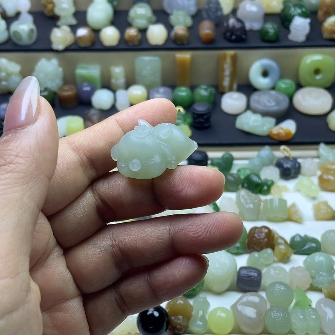 颈饰未镶嵌和田玉