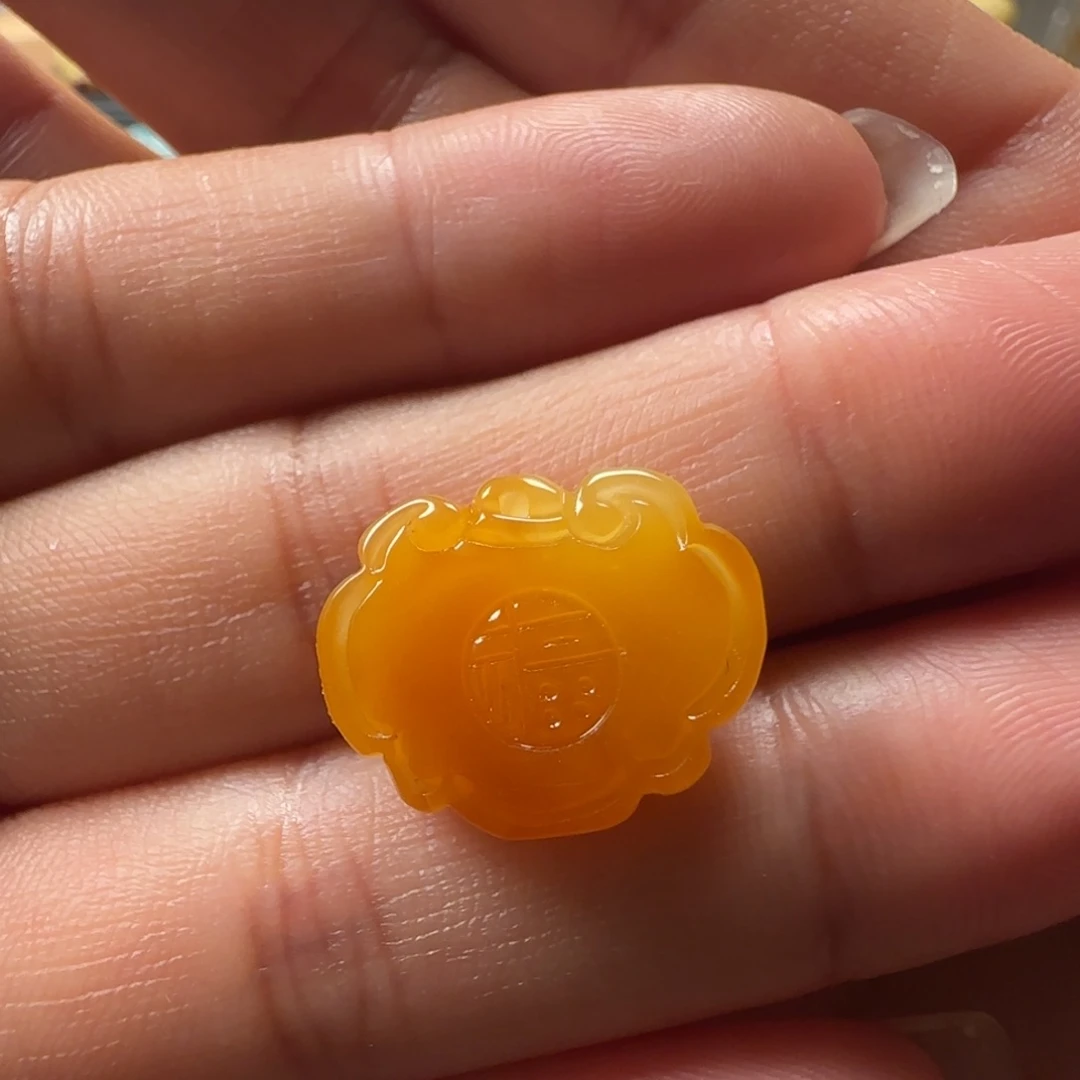 未镶嵌颈饰蜜蜡蜜蜡如意锁提溜