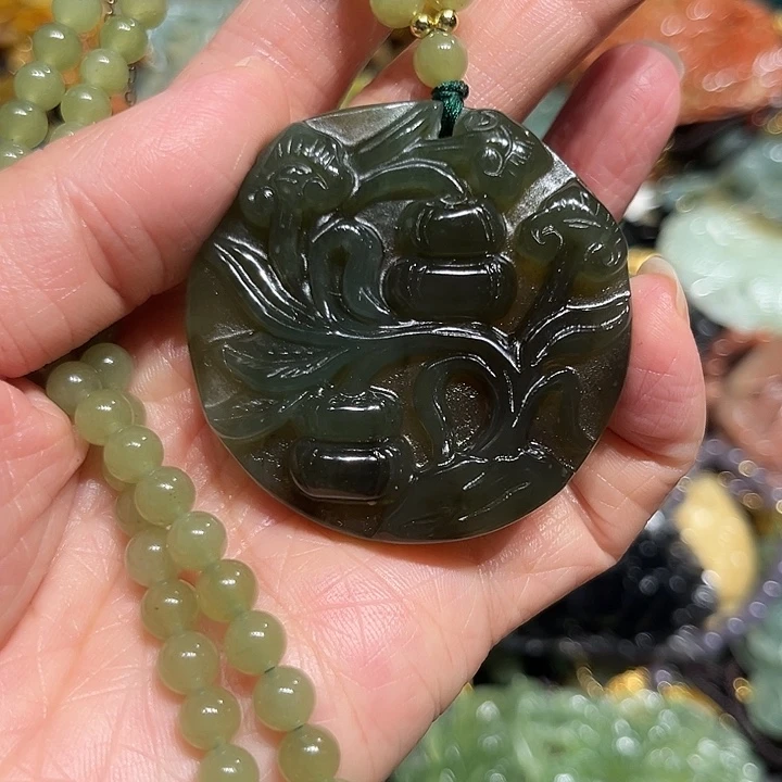 未镶嵌岫玉吊坠(赠链)