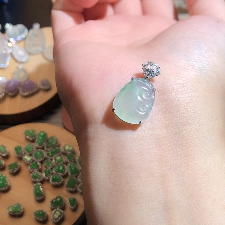 翡翠未镶嵌颈饰翡翠