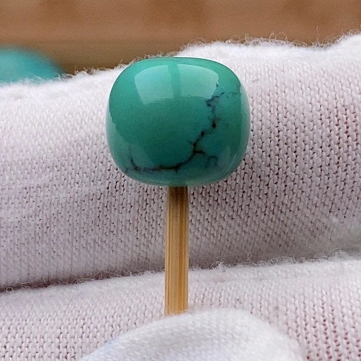 绿松石未镶嵌珠宝奇石11