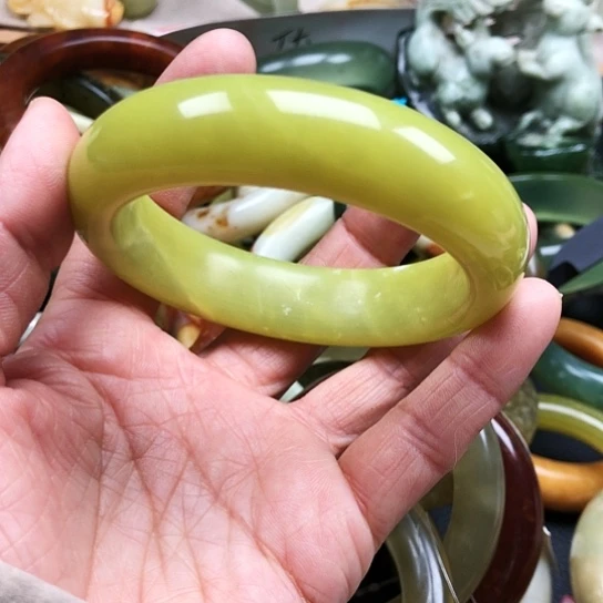蛇纹石玉手镯未镶嵌晓*