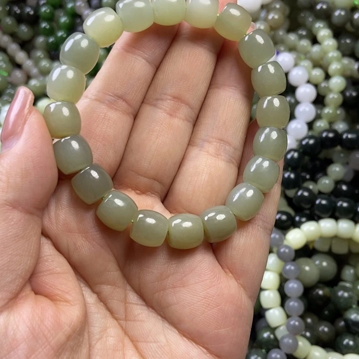 颈饰未镶嵌和田玉卡10