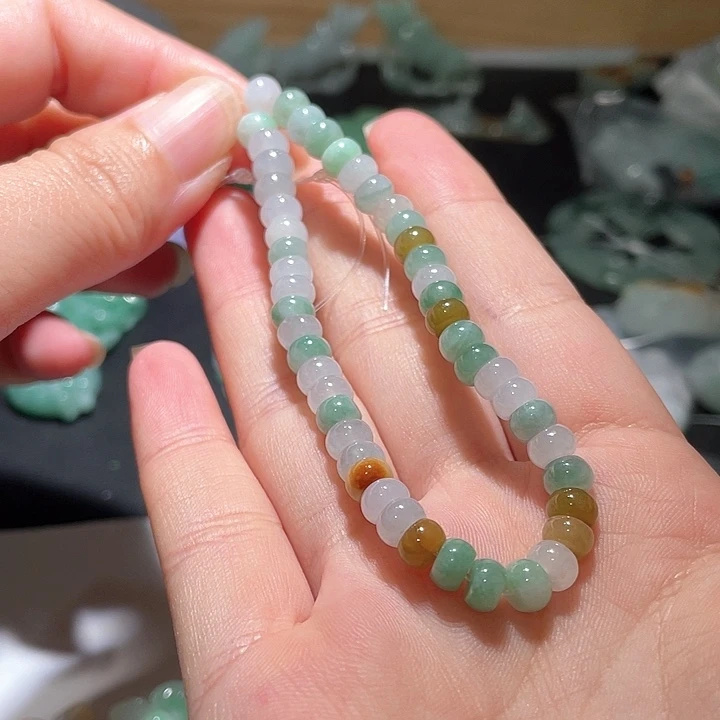 颈饰未镶嵌翡翠天