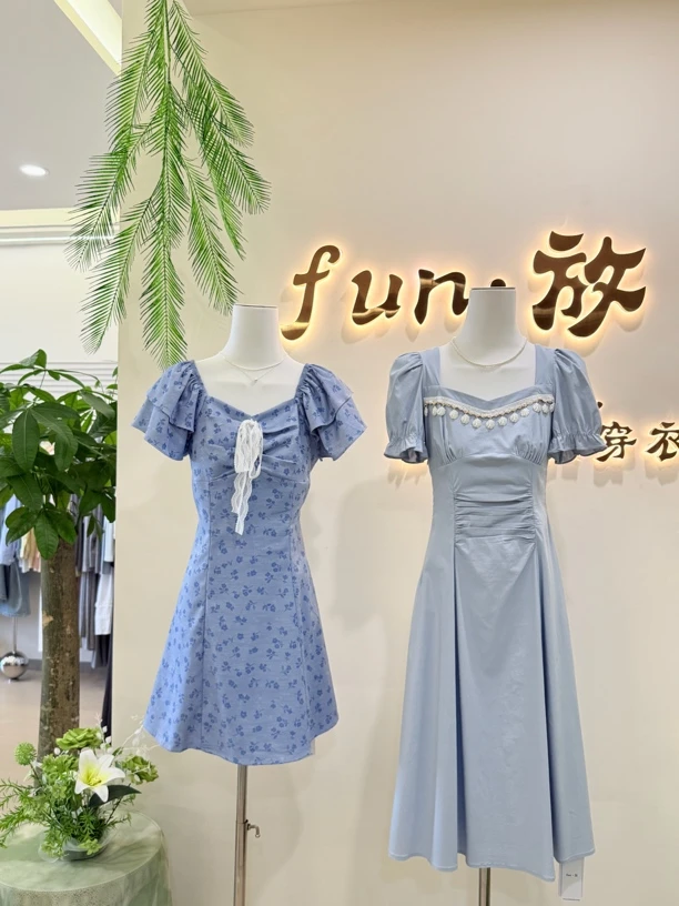 夏季连衣裙简约气质碎花赫本风