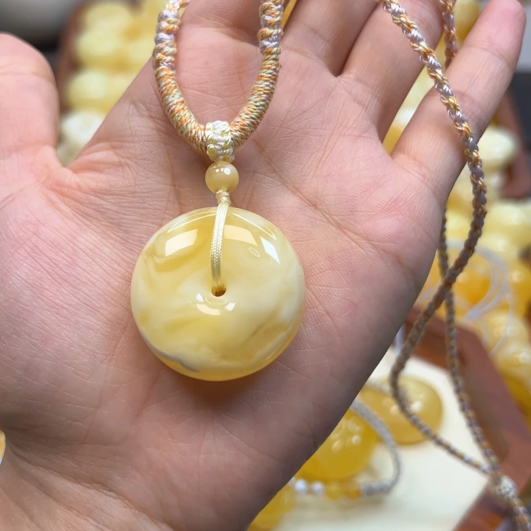 未镶嵌颈饰琥珀蜜蜡