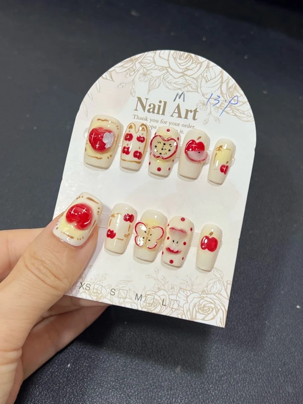 咬一口苹果立体卡通美甲纯手工穿戴甲2239