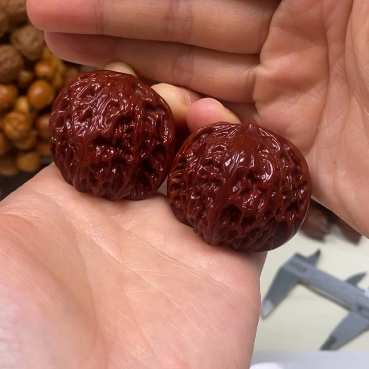 文玩核桃吊坠磨盘40+