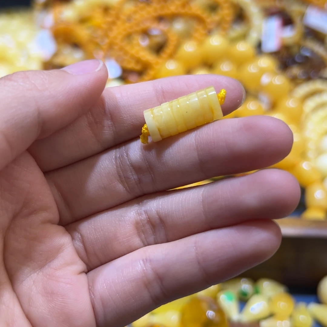 未镶嵌琥珀珠宝奇石