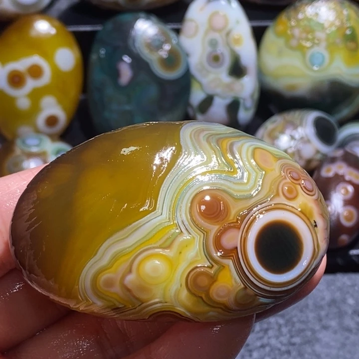 玛瑙/玉髓未镶嵌珠宝奇石160