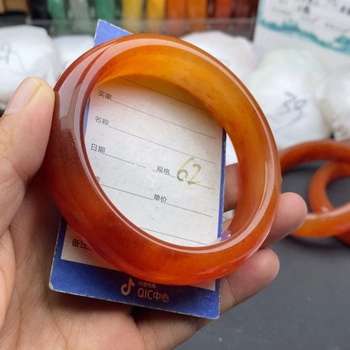未镶嵌手镯石英质玉