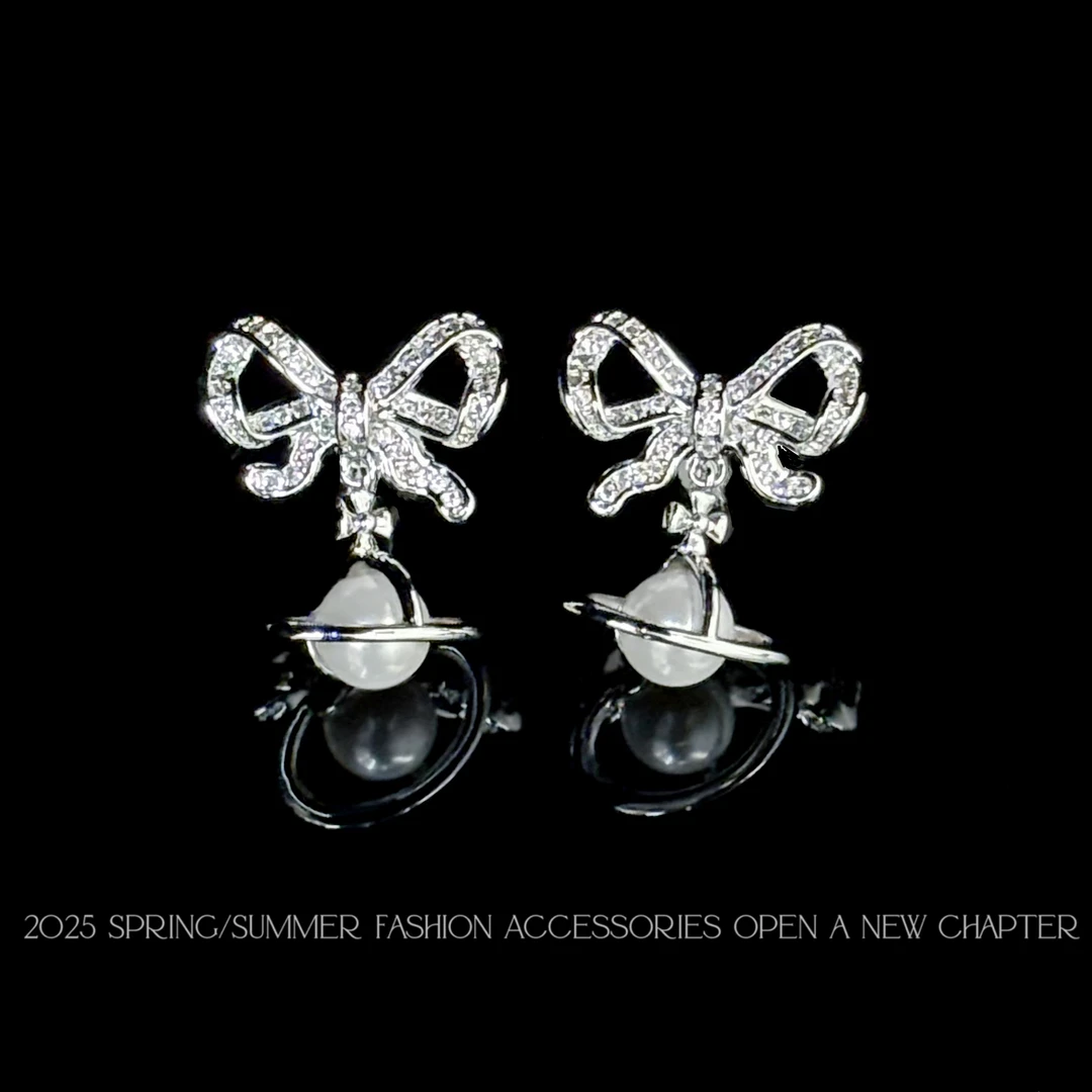 铜合金耳饰 镀k金 2025款C8014【蝴蝶结环星】Jeannie zoo 耳钉