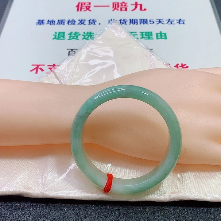 翡翠手镯未镶嵌江****.手镯