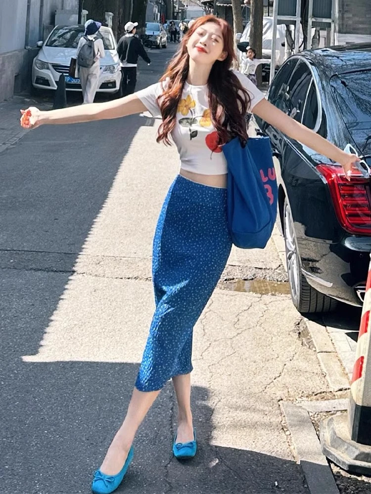 2025夏季新款时尚洋气印花朵白色短袖女清纯掐腰上衣夏日ootd穿搭