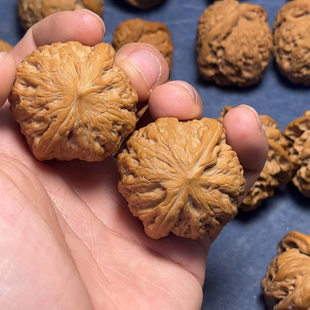 文玩核桃把件林****n文玩核桃平谷铁锤