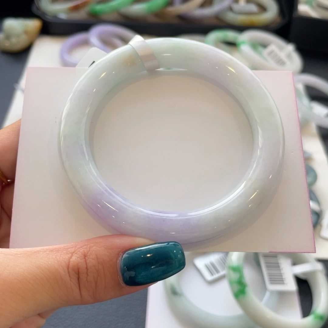 翡翠未镶嵌手镯57圆条纹裂