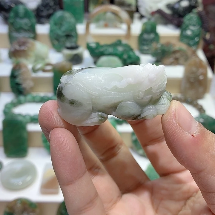 独山玉未镶嵌颈饰