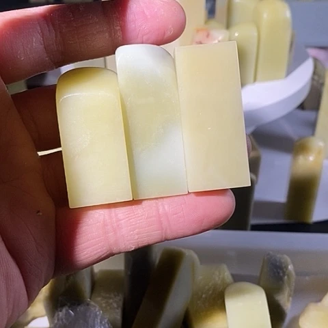 青田石W****摇青田石青田