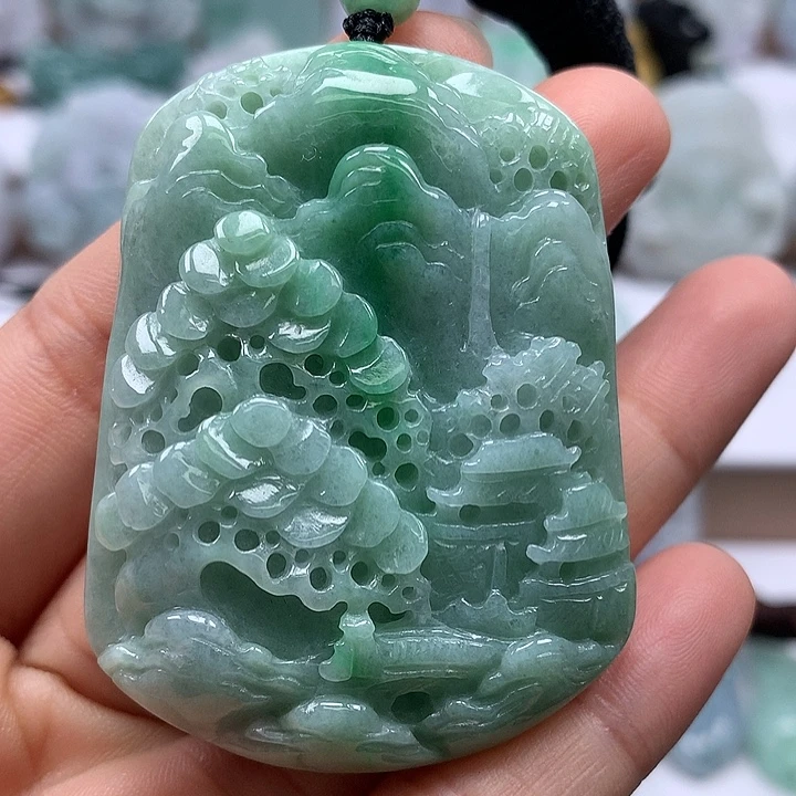 翡翠未镶嵌颈饰山水福利卡厚10+