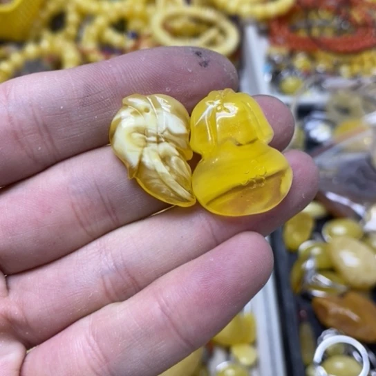 蜜蜡裸石未镶嵌吊坠