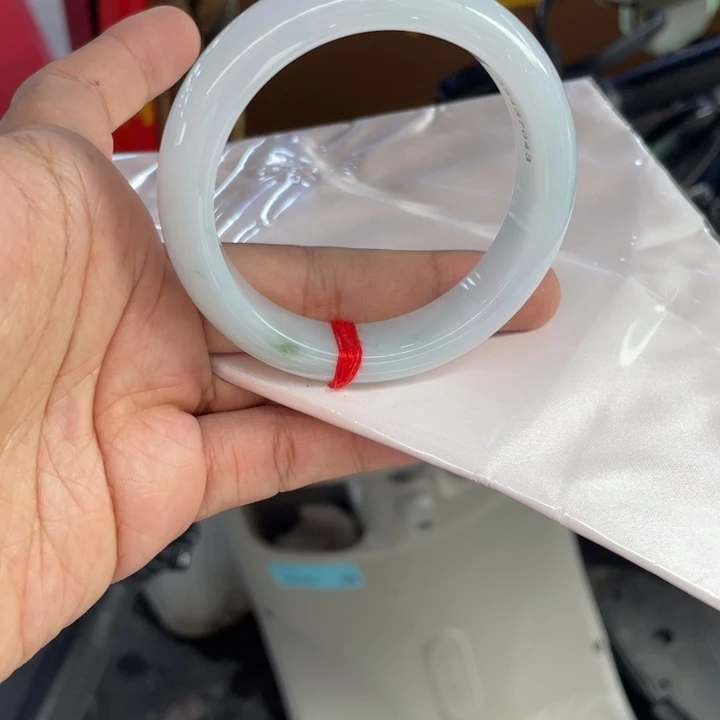 未镶嵌手镯翡翠手镯