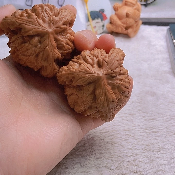 吊坠文玩核桃刚*，三棱