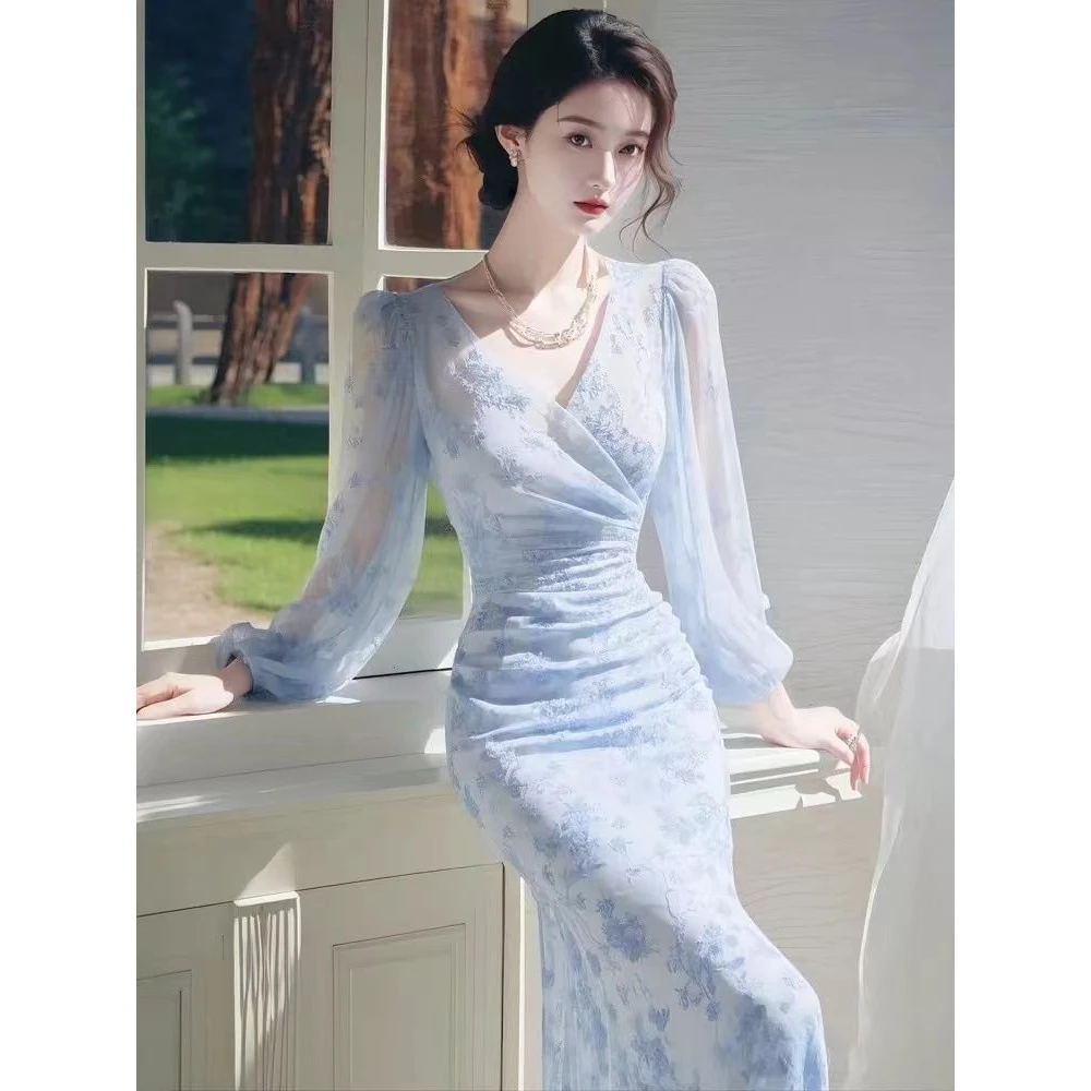 2025春季新款海边度假长裙法式气质独特绝美高级感收腰蓝色连衣裙