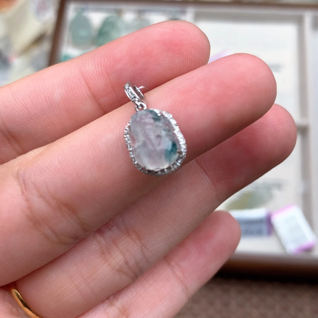 【闪购商品】18K金镶嵌挂件翡翠一