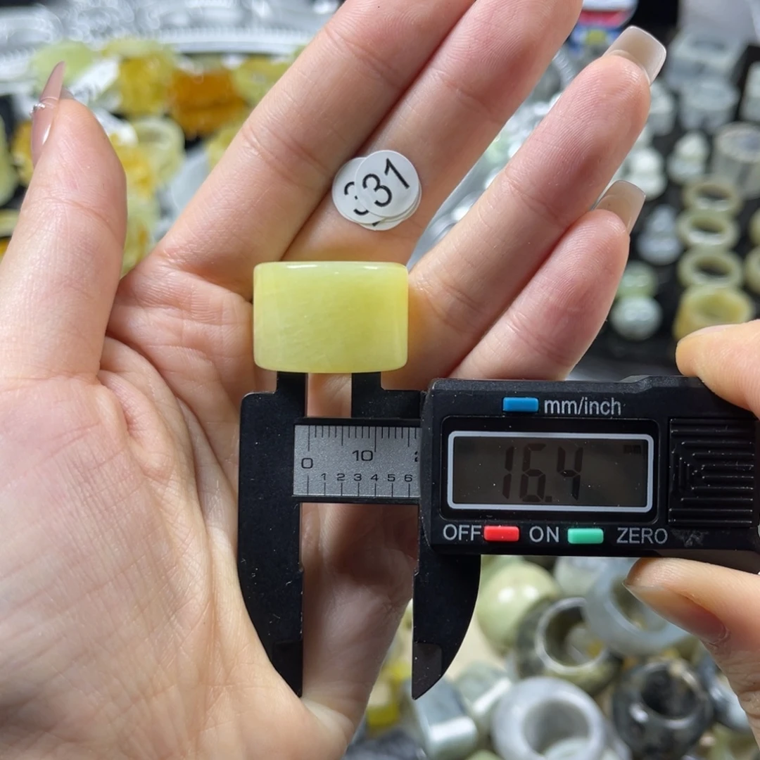 蛇纹石玉未镶嵌戒指