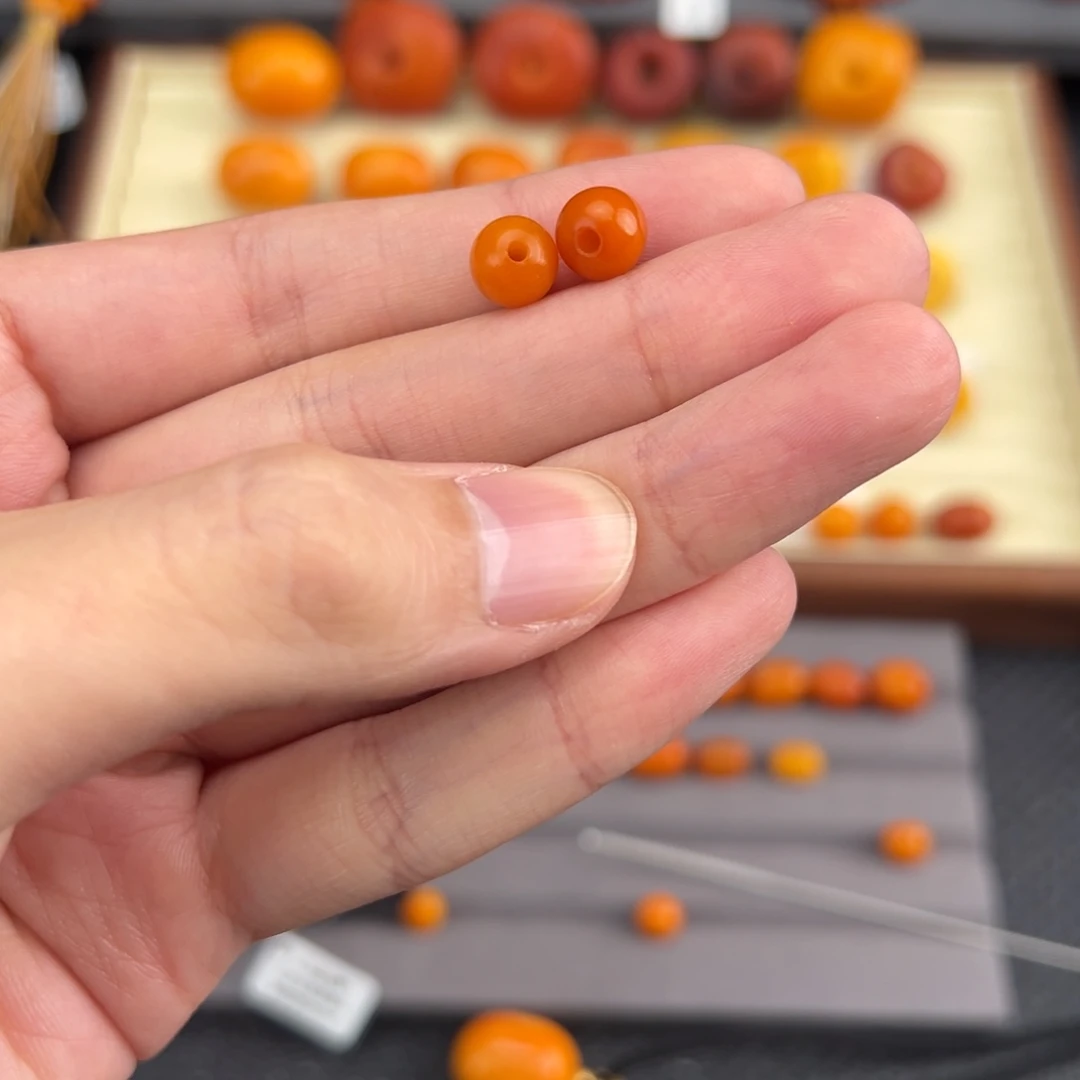 蓝***奏琥珀未镶嵌裸石定制