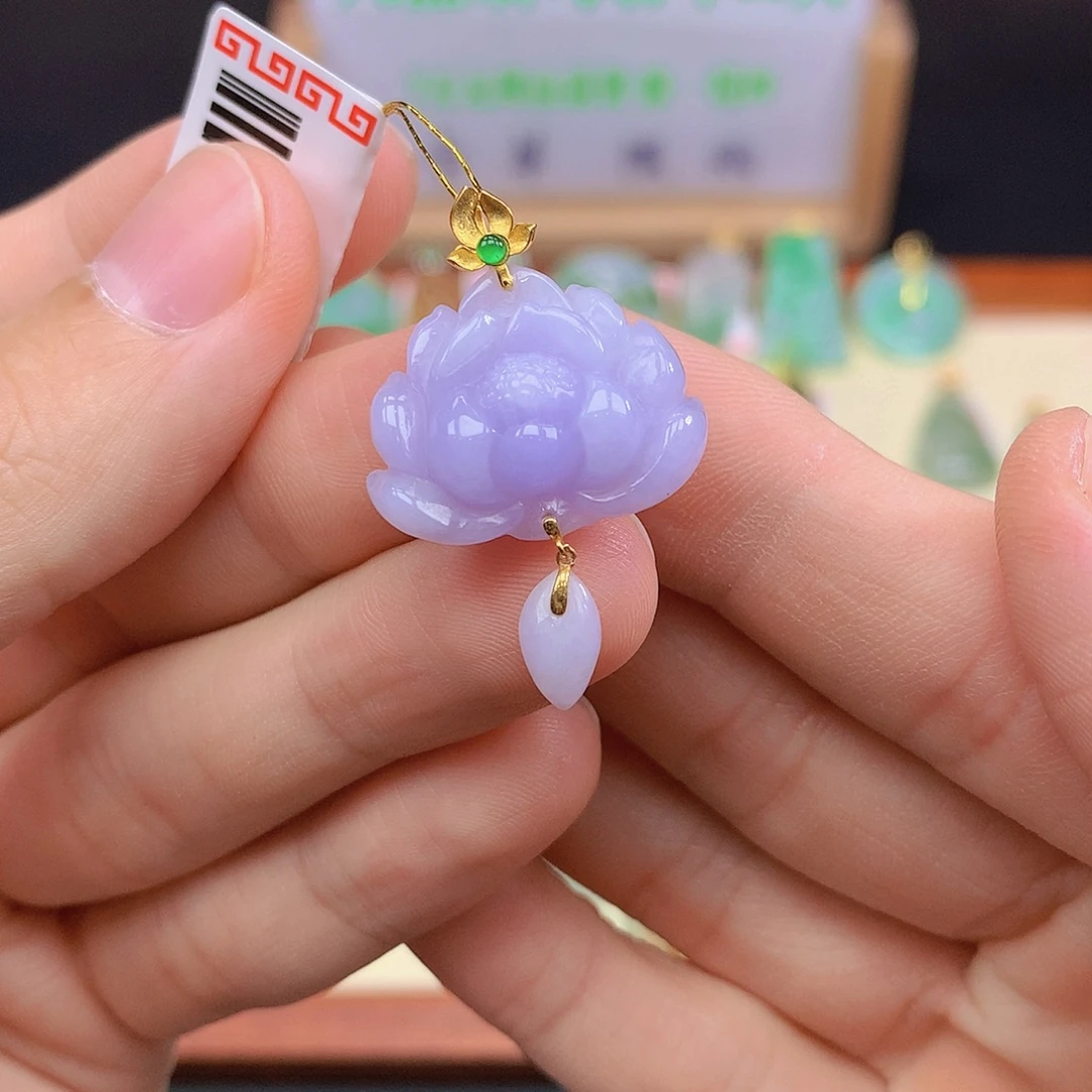 翡翠18K金镶嵌颈饰翡翠