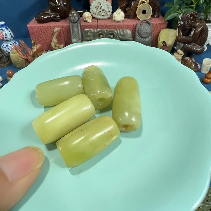 透闪石质玉未镶嵌挂件