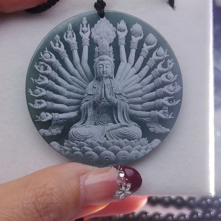 翡翠颈饰未镶嵌天然的A货翡翠多样性发货