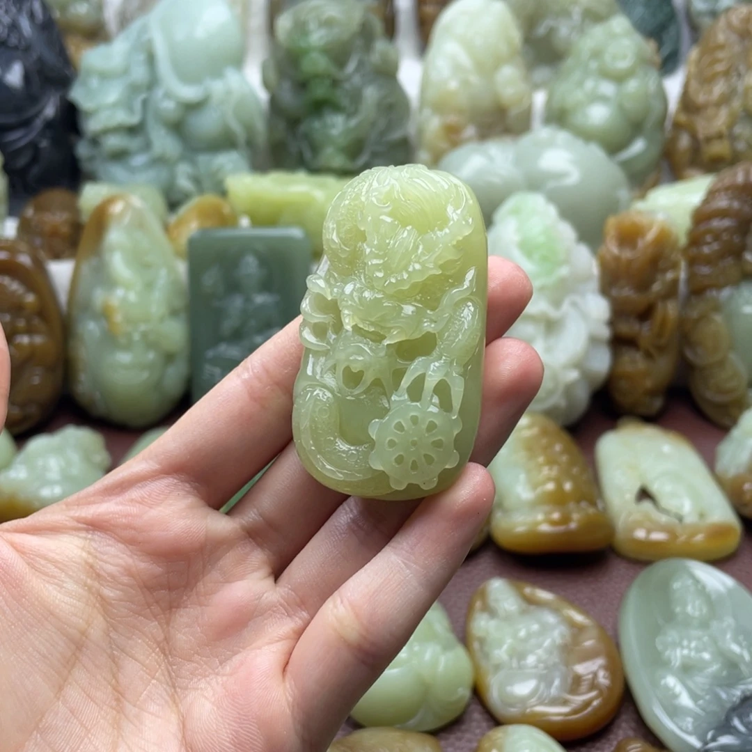 颈饰未镶嵌和田玉