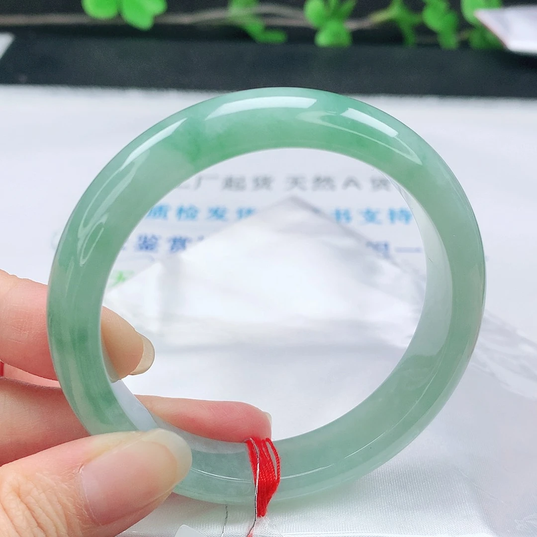 翡翠手镯未镶嵌58圈
